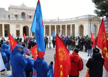 Sciopero dei metalmeccanici, adesione al 90 per cento: presidio all’Emiciclo anche per vertenze L-Foundry e Marelli