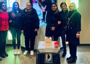 Un addio degno del suo nome, ad Avezzano celebrato il funerale del gatto Principe (V1DEO e FOTO)