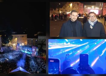 Successo per il Capodanno di Teramo, migliaia di cellulari su Coez: “Che bella Teramo ma che freddo!”