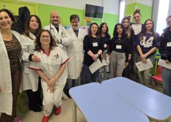 Atri, studenti e docenti Erasmus in visita alla scuola in ospedale