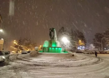 La Fontana Luminosa si tinge con colorazioni a tema il 25 e il 28