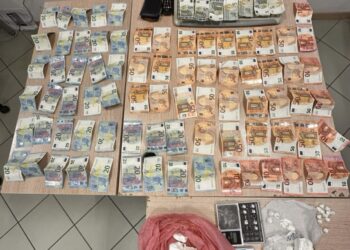 Fermato senza patente, arrestato ragazzo per spaccio di droga