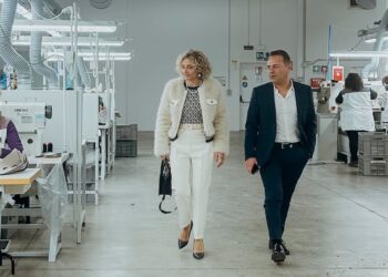 Industria: l’assessore Magnacca in visita al calzaturificio Gensi