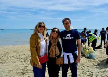 Roseto degli Abruzzi premiata “Plastic Free 2025”: un traguardo per l’ambiente e il futuro