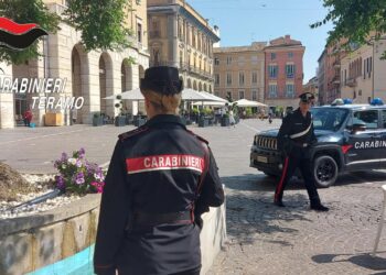 Far west a Teramo, gruppo di extracomunitari scatena violenta rissa: un arresto