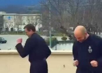 Diventa virale il video dei giovani passionisti di San Gabriele che ballano musica da discoteca (V1DEO)