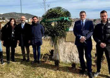 Giorno del ricordo: Santangelo, all’Aquila depone corona in memoria dei Martiri delle Foibe