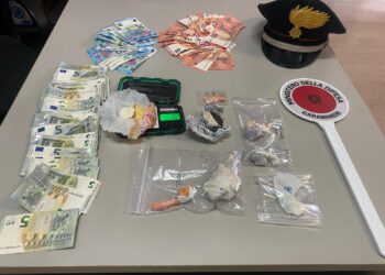 Eroina, cocaina e hashish, il market della droga a casa: arrestato 58enne