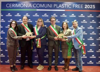 Tutti i comuni della costa teramana premiati a Napoli per essere totalmente “Plastic Free”