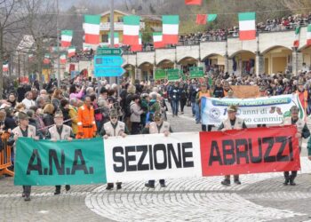 L’invasione pacifica degli alpini al santuario del patrono d’Abruzzo: in diecimila al santuario di San Gabriele