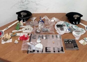 Eroina, cocaina e crack, nell’auto un bazar della droga: arrestato 46enne