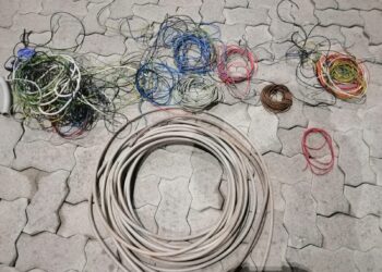 Ruba 16 metri di cavi di rame da un cantiere ma viene scoperto e arrestato dai carabinieri