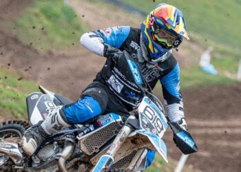 Loris Rasetta al via del campionato Ama Expert: grinta e recuperi sul fango di Abetone