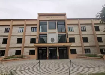 Lanciò moglie dal ponte, 78enne in carcere per scontare 12 anni