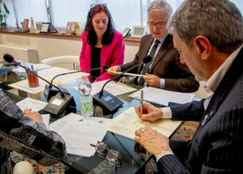 Marsilio firma intesa con regione di Sumy per cooperazione e sostegno