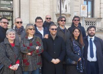 Sit-in contro la chiusura del Tribunale di Avezzano: avvocati, politici e sindacati uniti nella battaglia (fotogallery)