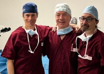 Trapianto di cornea, straordinario e innovativo intervento su una paziente di 66 anni