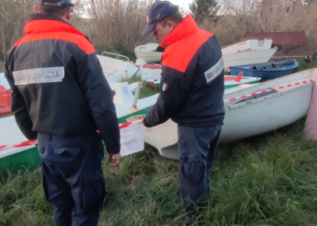 La Guardia Costiera sequestra 15 imbarcazioni abbandonate sull’arenile