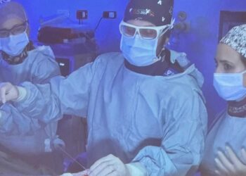 Operazione al cuore all’ospedale dell’Aquila trasmessa in diretta al congresso regionale