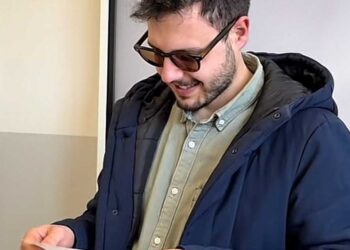 Giovane professore marsicano riceve una sorpresa dagli alunni, il video diventa virale: quasi un milione di visualizzazioni