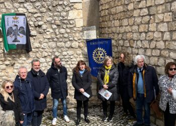 Porta Roiana, il Comune dell’Aquila e il Rotary rilanciano la memoria cittadina con una targa