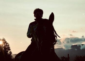 Domenica 1 giugno al Voltigno la suggestiva transumanza dei cavalli