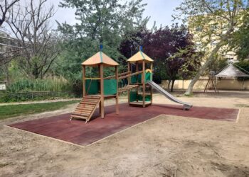 Giochi sicuri per i bambini: proseguono gli interventi nei parchi cittadini di Pescara