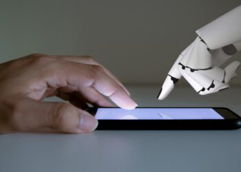 Intelligenza artificiale al servizio delle truffe: allarme sui falsi contratti luce e gas