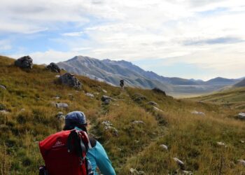 Si apre la stagione sul cammino del Gran Sasso, navetta sostitutiva a causa della funivia chiusa