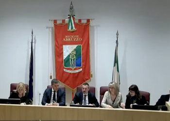 L’opposizione occupa l’Emiciclo e la maggioranza sposta il consiglio nell’aula Ipogea