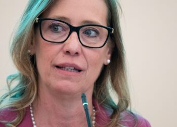 Guardia di finanza, presunti maltrattamenti nella scuola allievi dell’Aquila: interrogazione parlamentare della senatrice Ilaria Cucchi