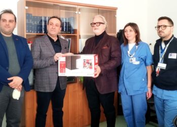 Ospedale Mazzini, donata una centrale di monitoraggio alla Rianimazione