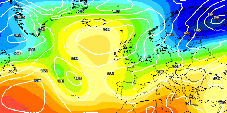 Secondo il modello europeo ECMWF, la situazione a 500 hpa appare questa Domenica 4 Maggio. In Abruzzo le condizioni saranno alquanto buone, con il cielo tra poco nuvoloso e velato nel pomeriggio. Clima molto mite.