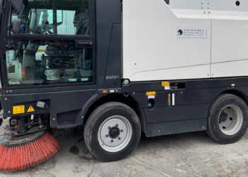 Concluso l’intervento di spazzamento meccanizzato lungo la nazionale di Roseto degli Abruzz