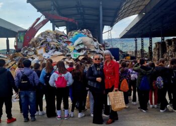 Studenti e amministratori di Roseto insieme a San Benedetto del Tronto per Riciclo Aperto 2025