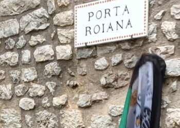 Rotary club L’Aquila, da stamattina Porta Roiana ha una nuova targa