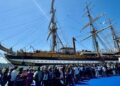 L’Amerigo Vespucci lascia l’Abruzzo tra gli applausi della folla, prossima tappa Durazzo