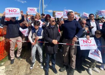 Ferrovia, il sindaco Ferrara alla mobilitazione dei cittadini: “Tagliati fuori dal confronto sull’opera”