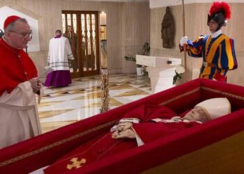 Il mondo si prepara per l’ultimo saluto al Papa, sabato i funerali: da domani l’esposizione a San Pietro
