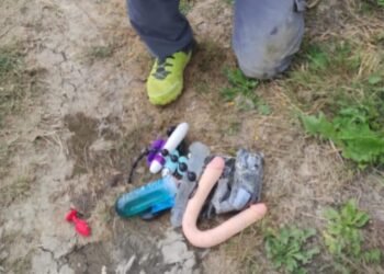 Sex toys nei canali del Fucino: la scoperta dei pescatori, si parla anche di prostituzione