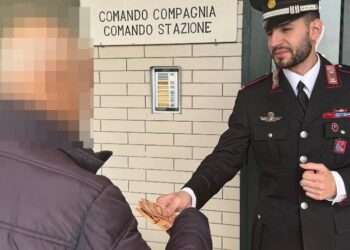 Truffano un anziano fingendosi carabinieri, bloccati dai veri uomini dell’Arma e arrestati