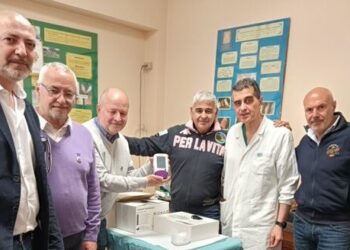 Carispaq e L’Aquila per la vita: insieme per donare strumenti sanitari agli ospedali della provincia