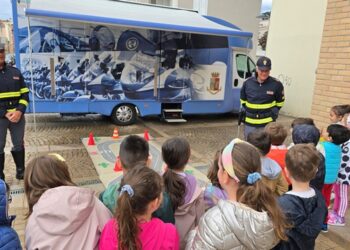 Premio nazionale Paolo Borsellino, con il camper azzurro della Polizia a scuola di legalità