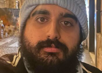 Elezioni Bisegna, in lista mamma, papà, sorella e persino la nonna del candidato sindaco: “intitolerò una strada a me stesso”