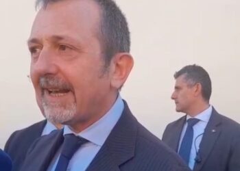 Il sottosegretario alla Giustizia Delmastro in visita nel carcere di San Nicola: nuove risorse e un comandante