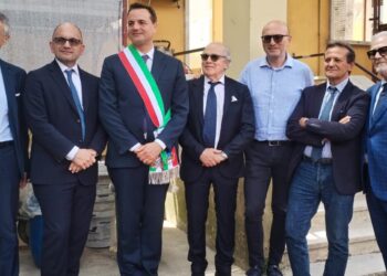 Ex dispensario di Montorio, il commissario Castelli visita il cantiere