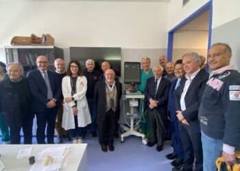 L’Aquila per la Vita, Fondazione Carispaq ed ex dipendenti Carispaq donano un ecografo al reparto di urologia dell’Aquila