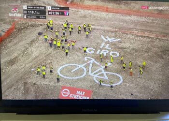 Case Pente a Sulmona: dietro le telecamere del Giro d’Italia, il silenzio sul disastro ambientale