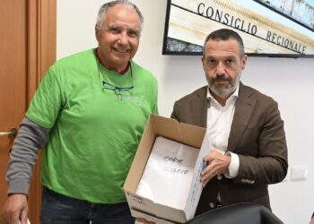Danni fauna selvatica, agricoltori all’Emiciclo: consegnate 10mila firme al presidente Sospiri
