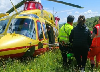 Nuovo incidente sulla Tiburtina Valeria a Sante Marie: motociclista ferito e trasportato in eliambulanza